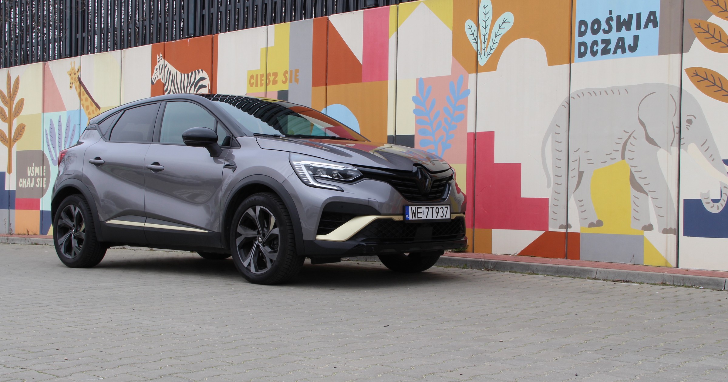 Renault Captur E-Tech full hybrid E-Tech engineered