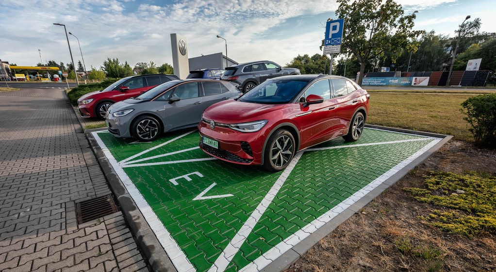 Punkty ładowania elektryków przy salonach Volkswagena
