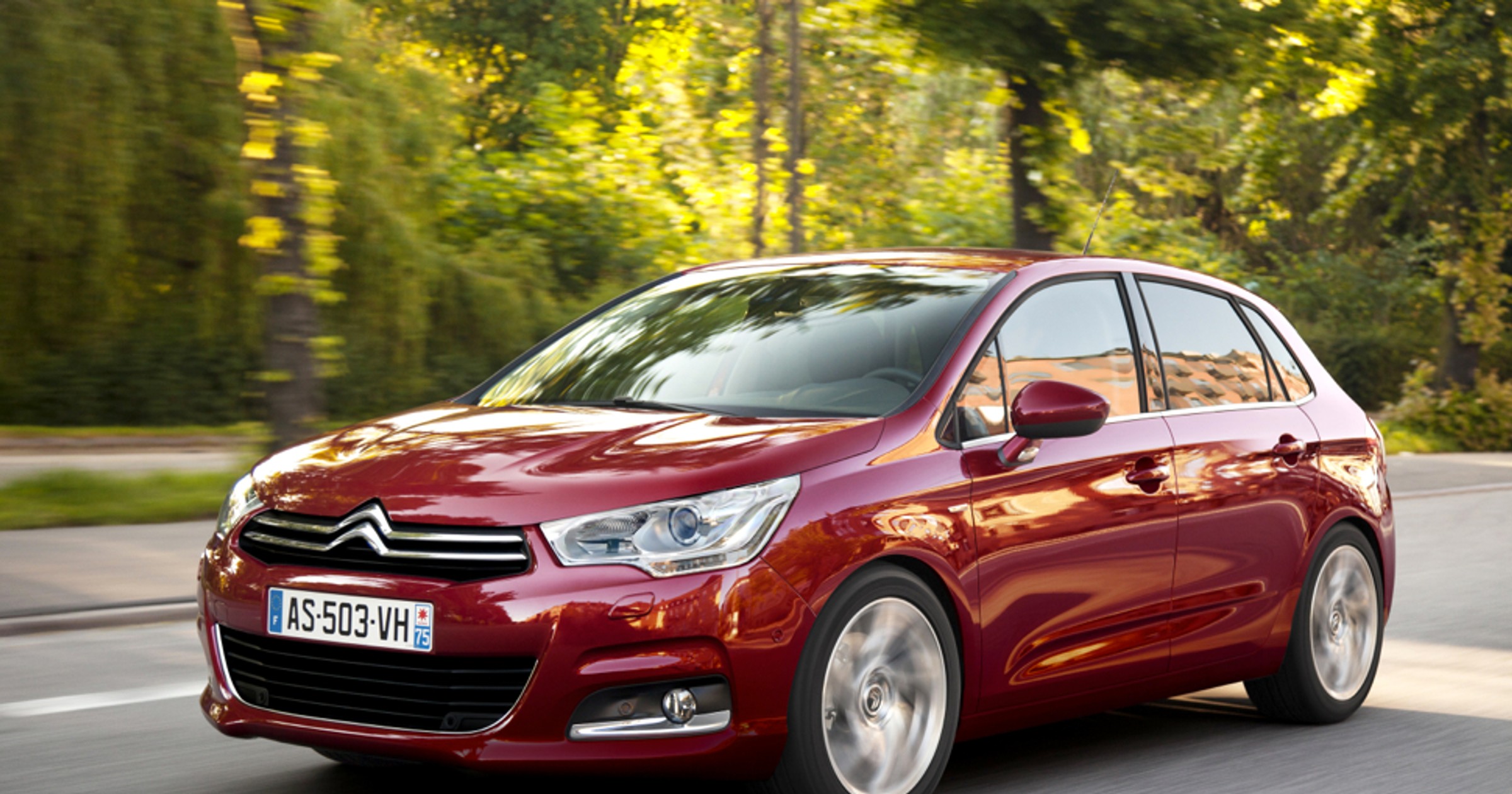 Jak jeździ Citroën C4 z nowym silnikiem e-THP 130?