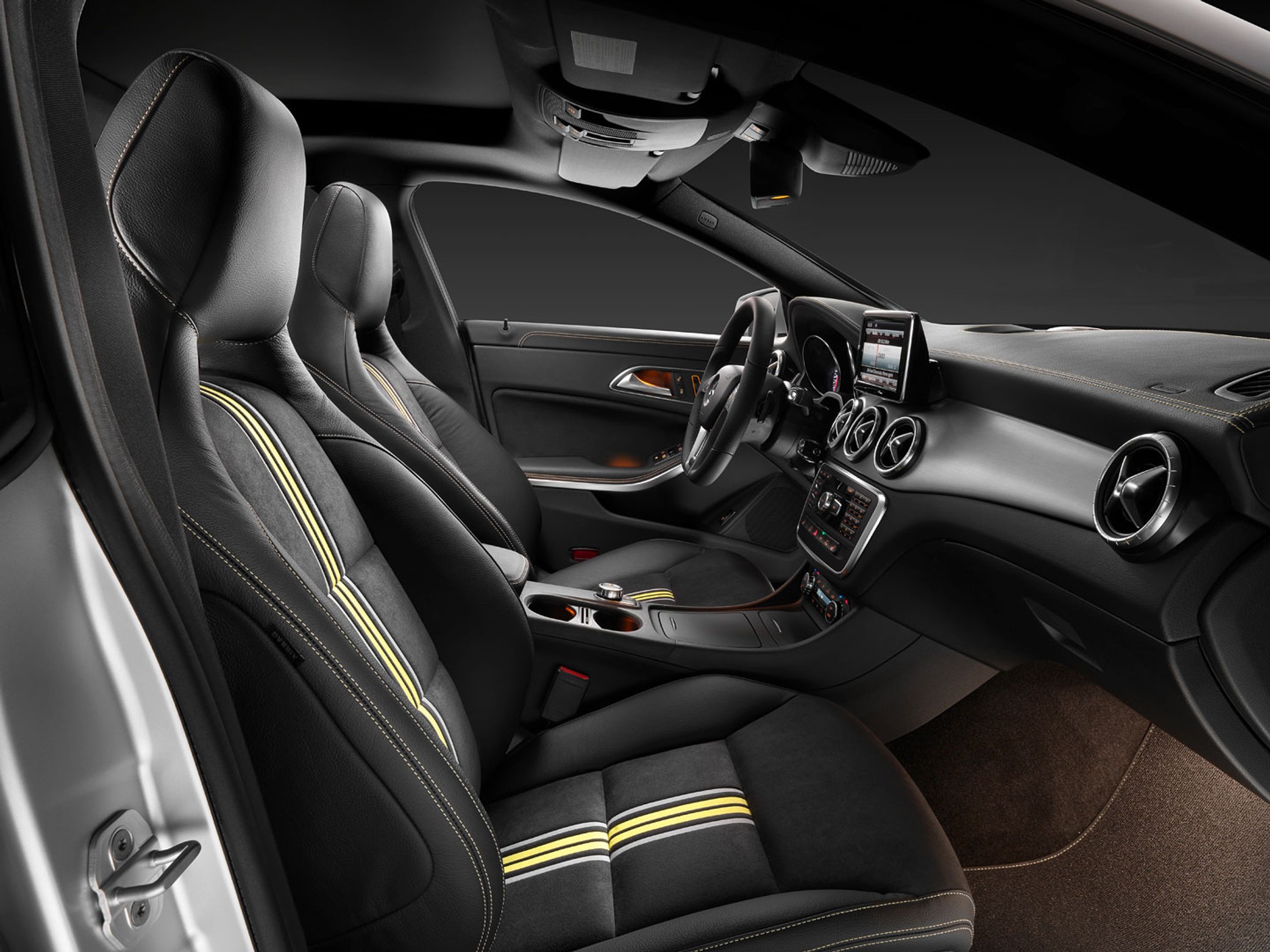 Mercedes-Benz CLA cenniejszy od papryki