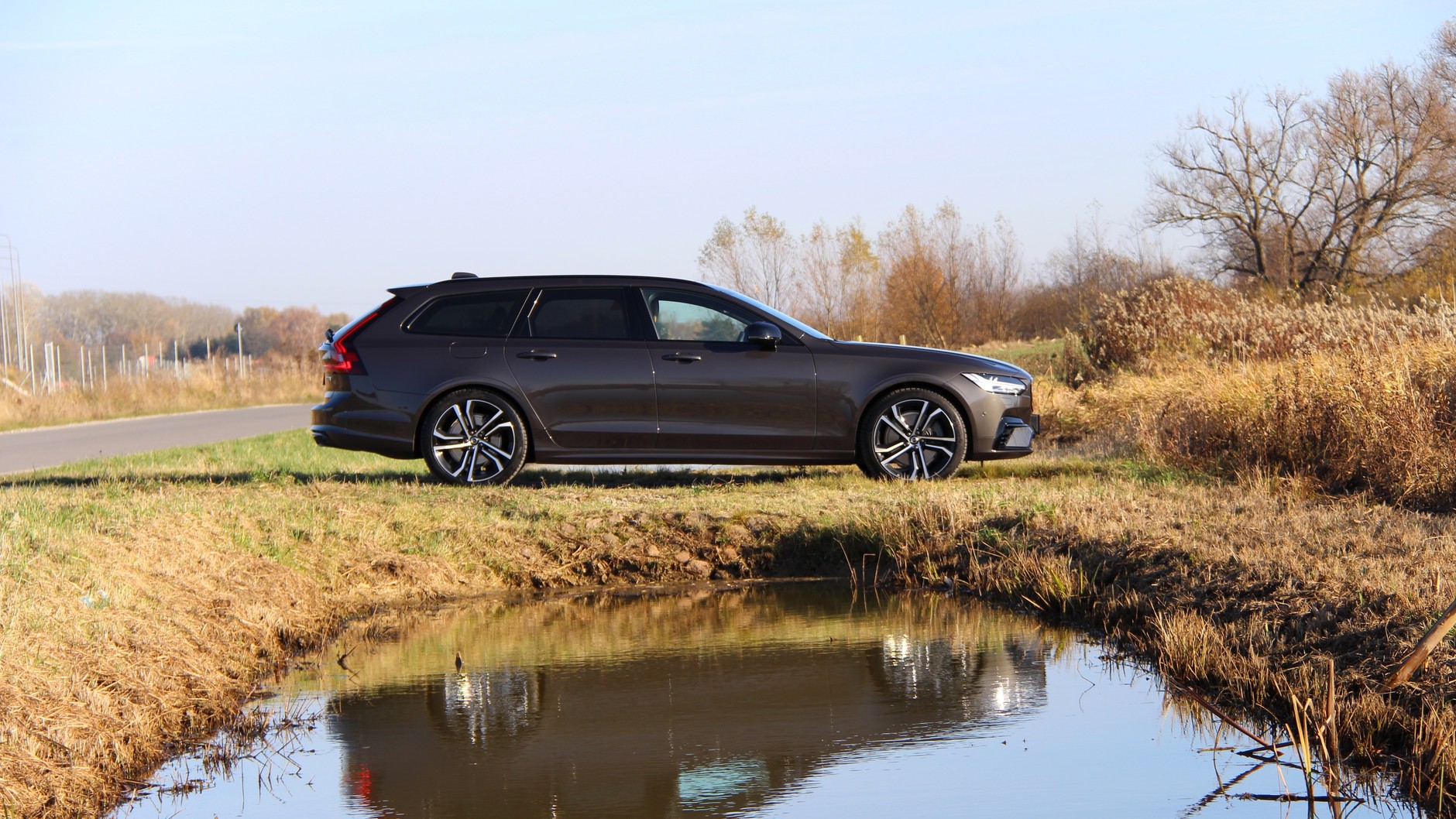 Volvo V90 T8 Ultra Dark