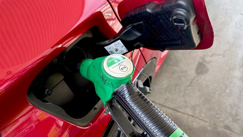 Tankowanie samochodu