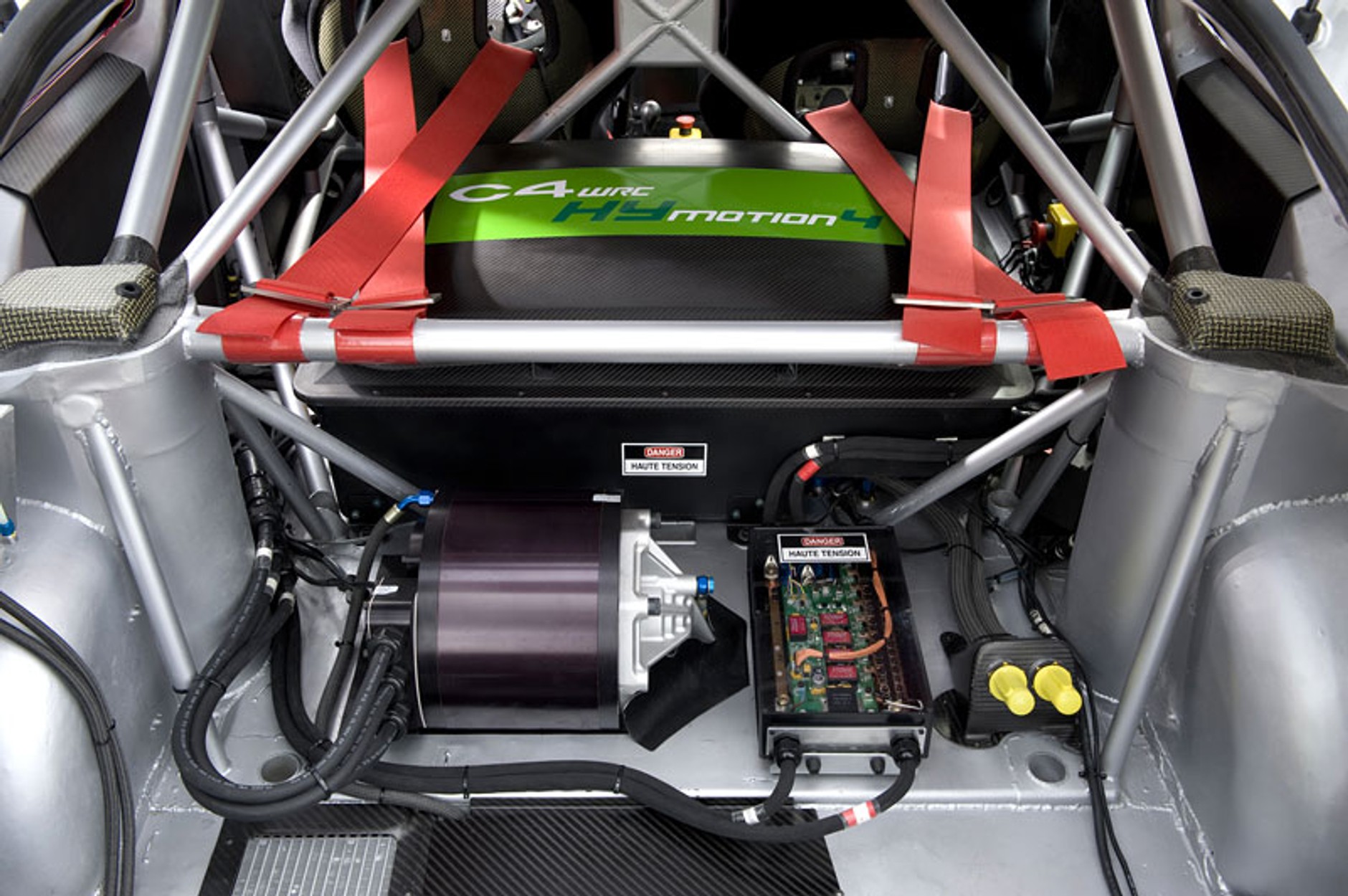 Paryż 2008: Citroën C4 WRC HYmotion4 – hybridnowy sportowiec