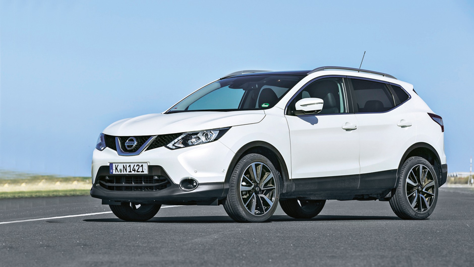 Nissan Qashqai w nowej odsłonie imponuje ponętnymi liniami i bogatym wyposażeniem, ale na tylnej kanapie oferuje niezbyt dużo miejsca