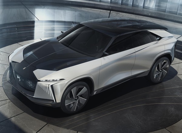 DS Aero Sport Lounge – pora na słomę w kabinie