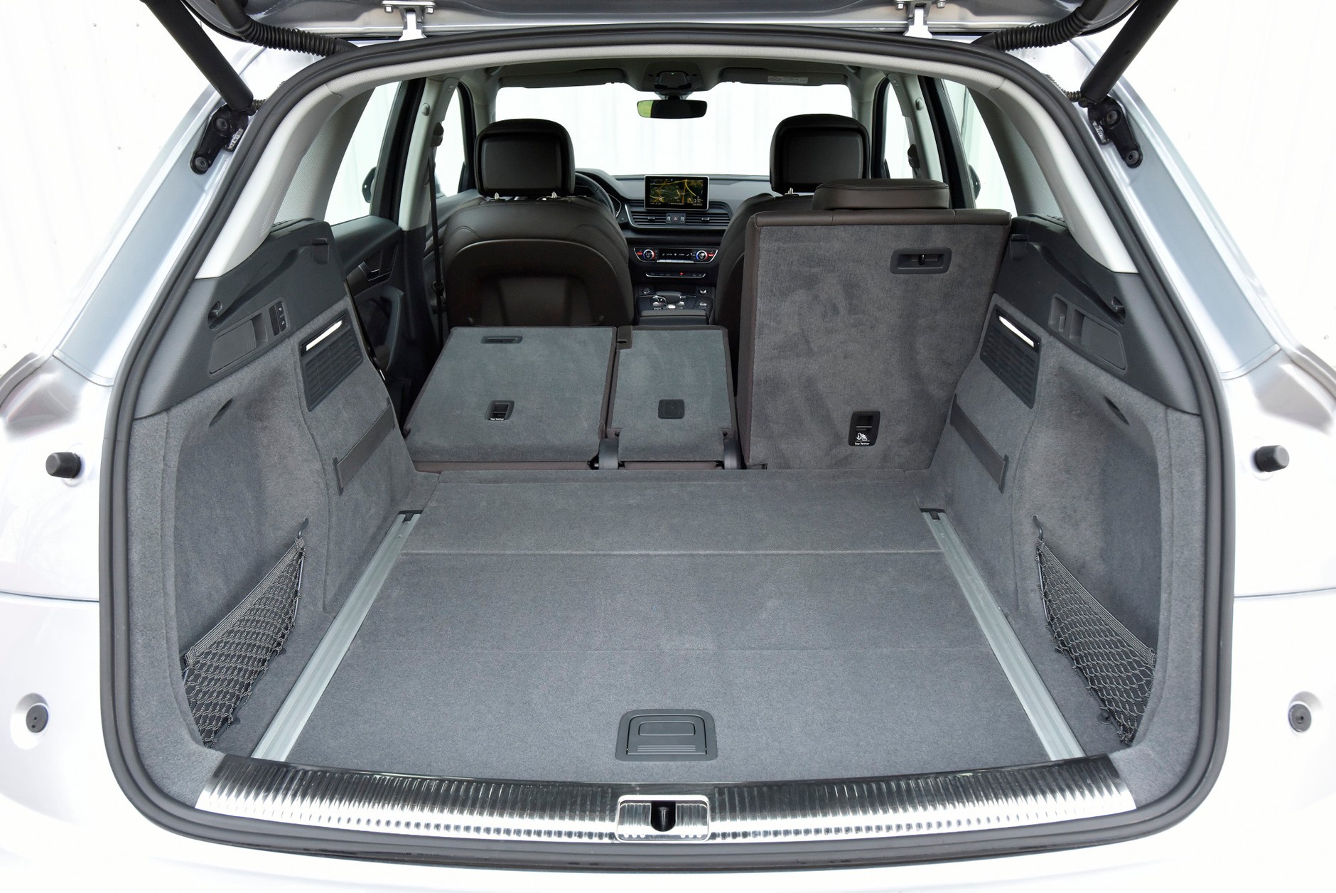 Alfa Romeo Stelvio vs. Audi Q5, BMW X3, Mercedes GLC i Volvo XC60 - 5 wszechstronnych diesli