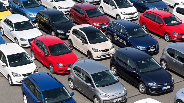 Sprzedaż nowych aut