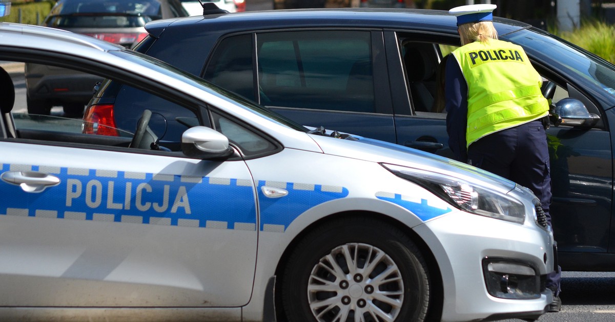 Nie miał prawa jazdy i wezwał kolegę. Ten też stracił prawko - zdj. poglądowe