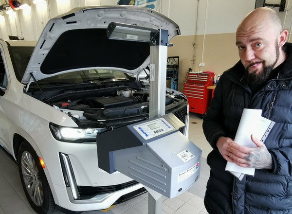 Kupił nowego Cadillaca. "Bez szans na zaliczenie badań technicznych"