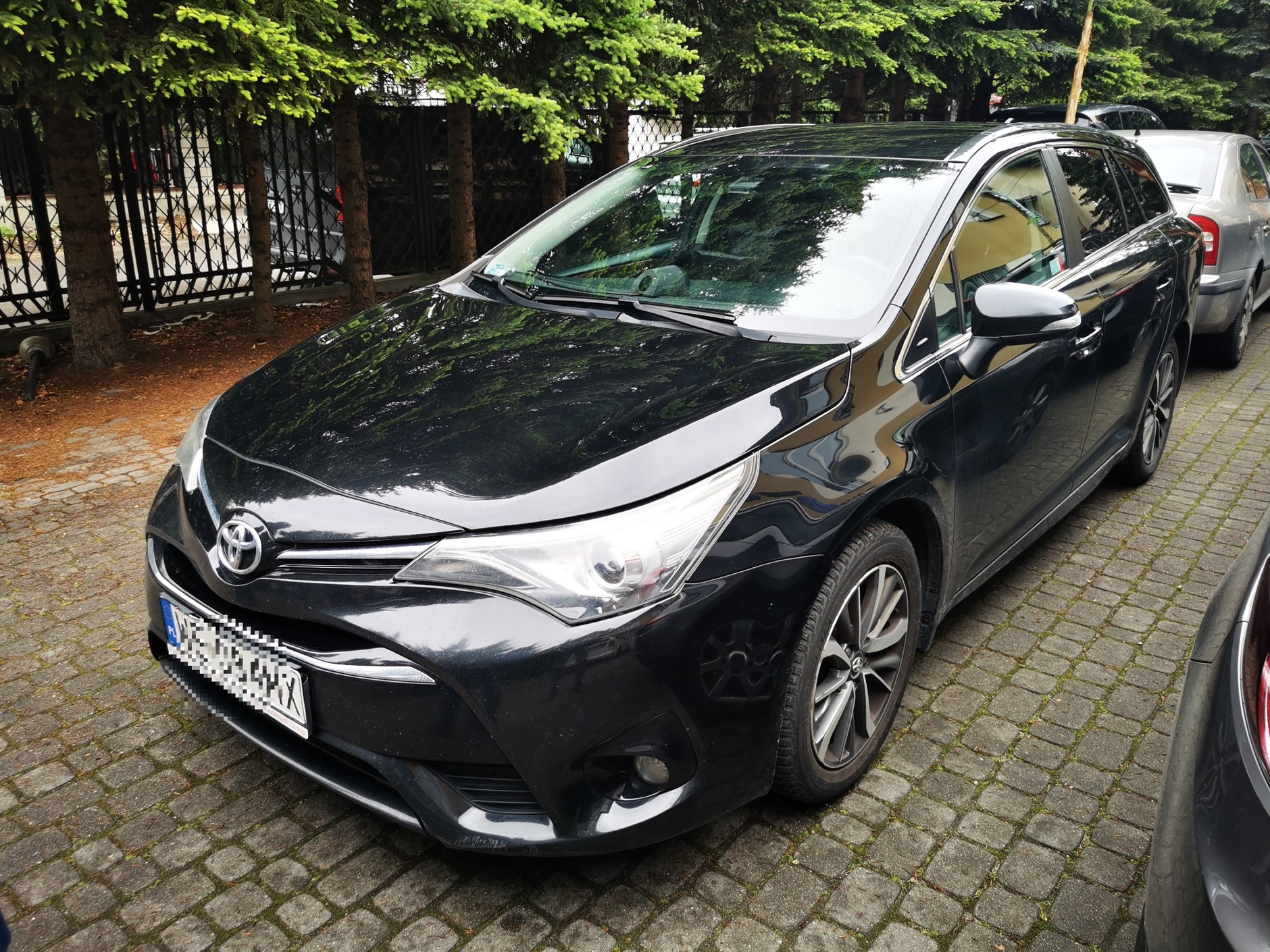 Nowy wideoradar da się zamontować w aucie tak, że z zewnątrz nie sposób go zauważyć. Jedynym widocznym elementem jest niewielka kamera za szybą.