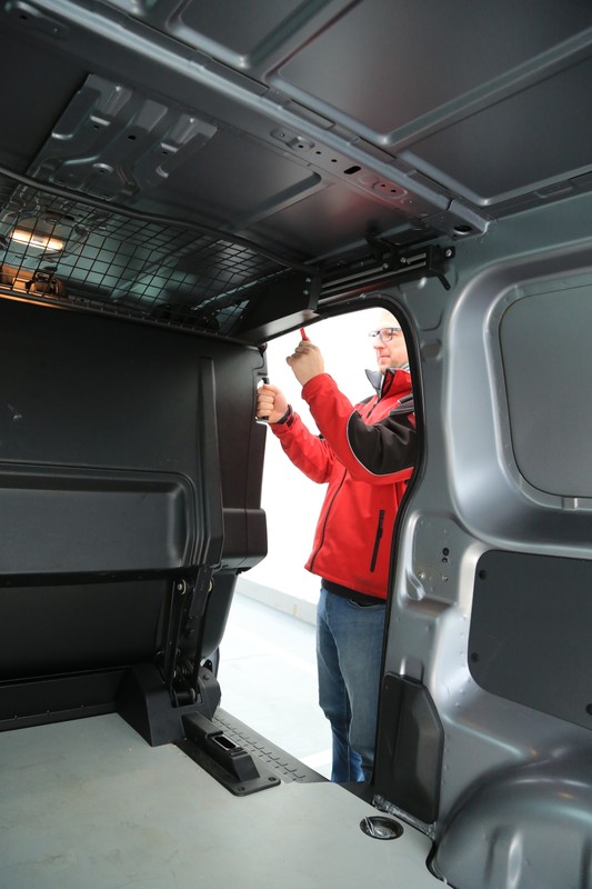 Opel Vivaro Furgon 2.0 D 122 KM