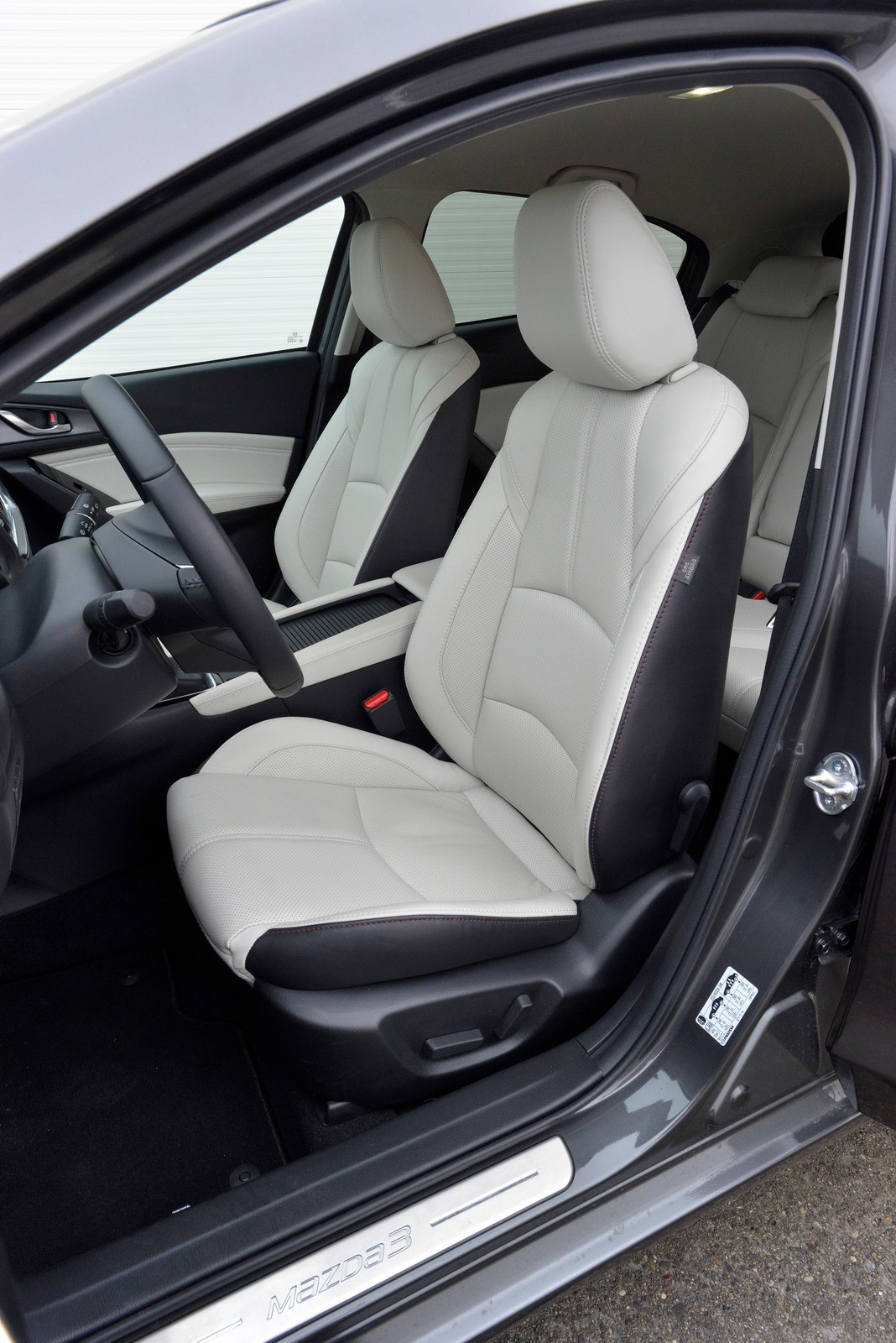 Honda Civic kontra Mazda 3