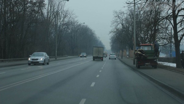 Pytania na prawo jazdy: wyprzedzanie z prawej strony