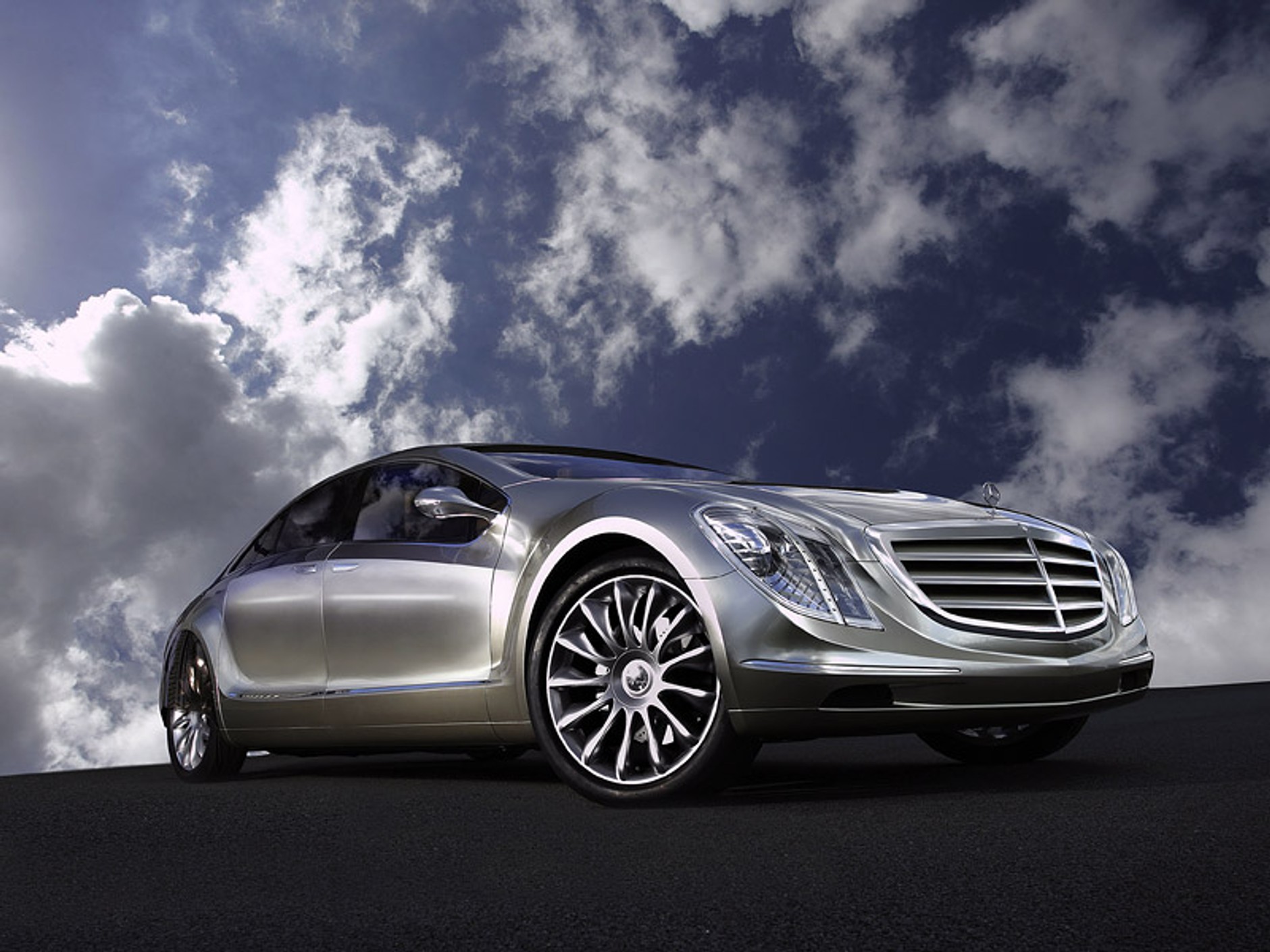 IAA Frankfurt 2007: Mercedes-Benz F700 – mistyczna nowoczesność