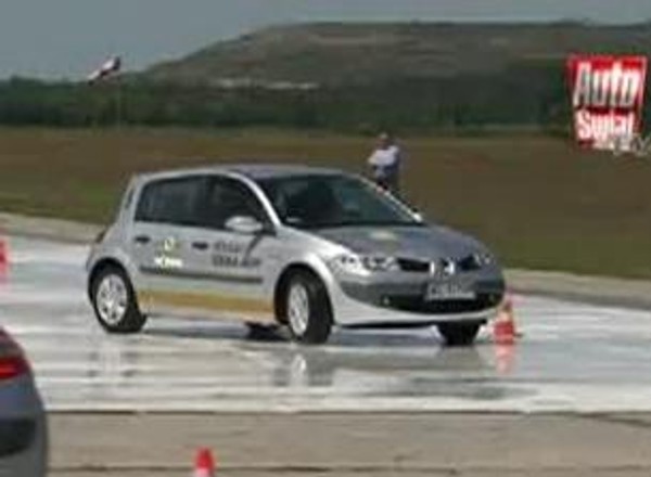 Tego nauczysz się w Szkole Jazdy Renault
