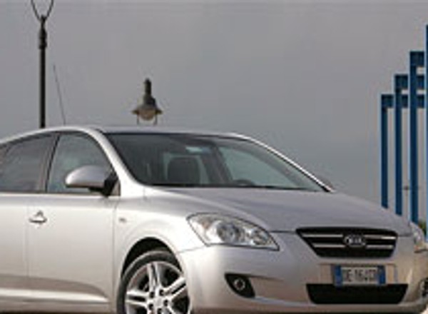 Paryż 2008: Kia Cee’d przedstawi start-stop, hybryda jako prototyp