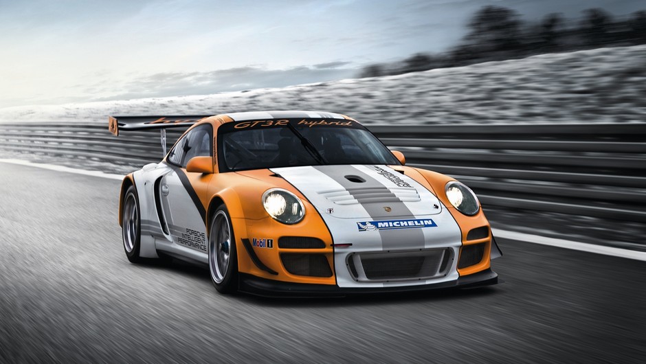 Porsche GT3 R Hybrid