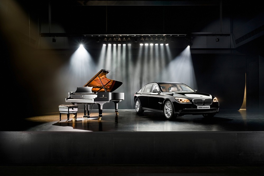 BMW serii 7 ma fortepian w bagażniku