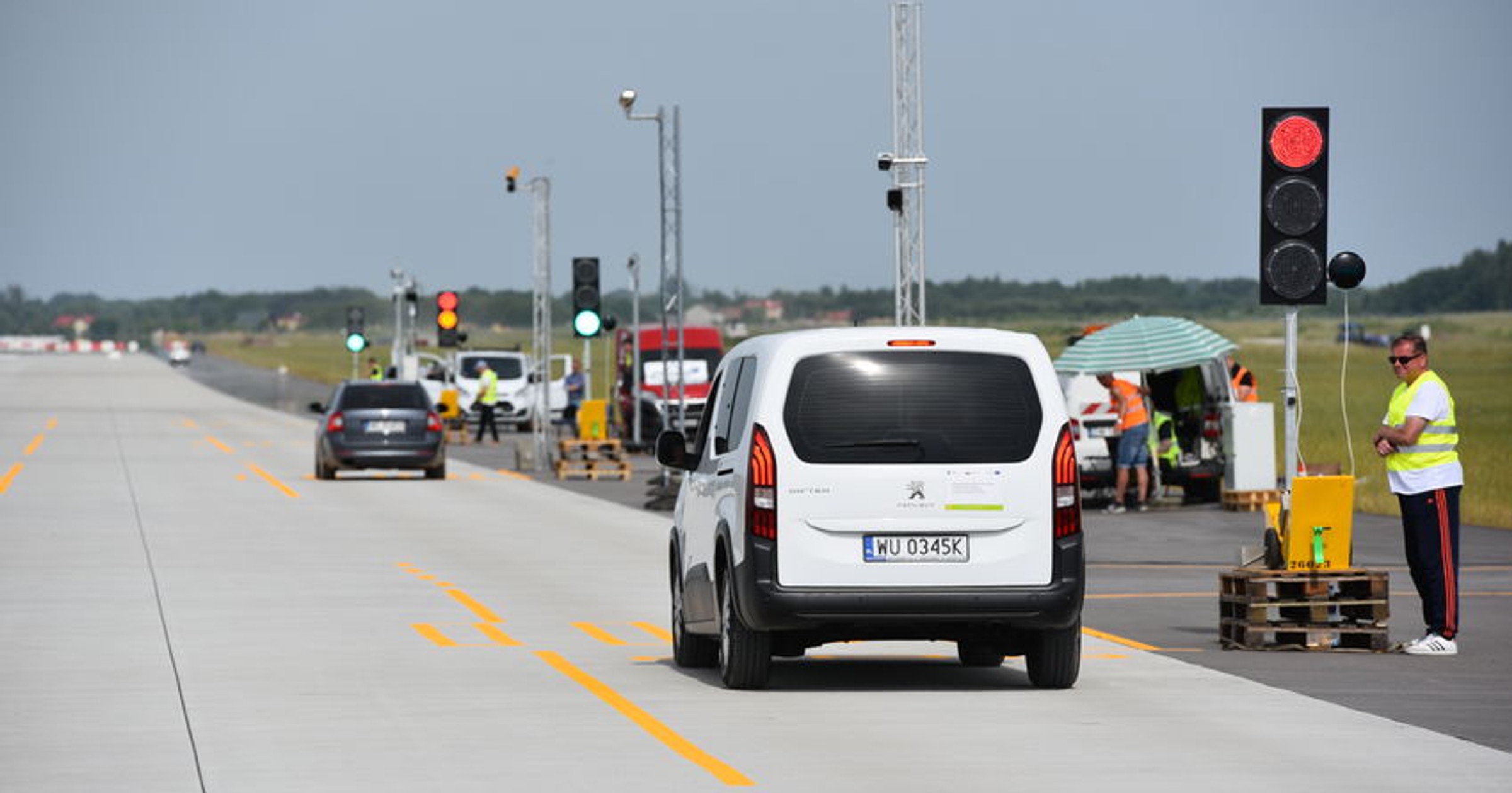 Testy urządzeń pomiarowych na lotnisku w Radomiu