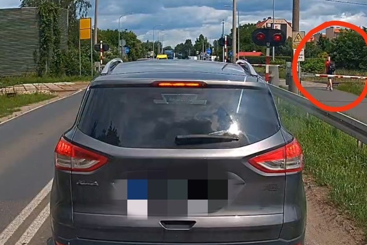 Pieszy nie zamierzał zaczekać. Nagrał go kierowca i dostał 2000 zł mandatu