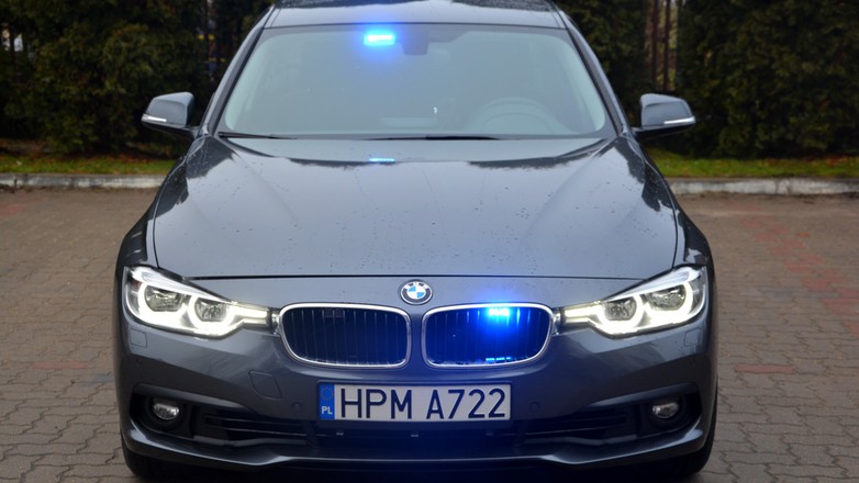 BMW 330i xDrive - nowe nieoznakowane radiowozy policji