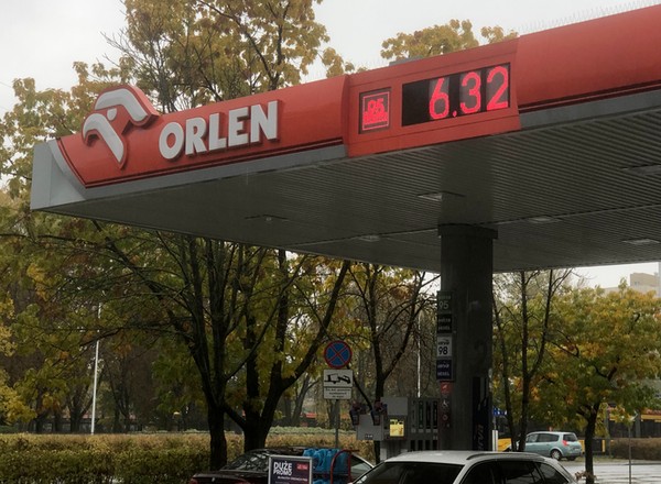 W tydzień drożej o 30 gr/l. Benzyna premium kosztuje już prawie 7 zł