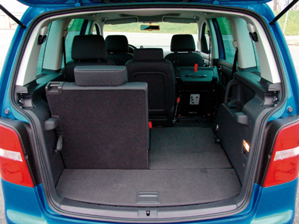 VW Touran 2.0 TDI Trendline - Podnośnik to jego życie