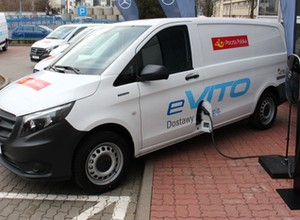 Poczta Polska testuje nowe auta dla listonoszy