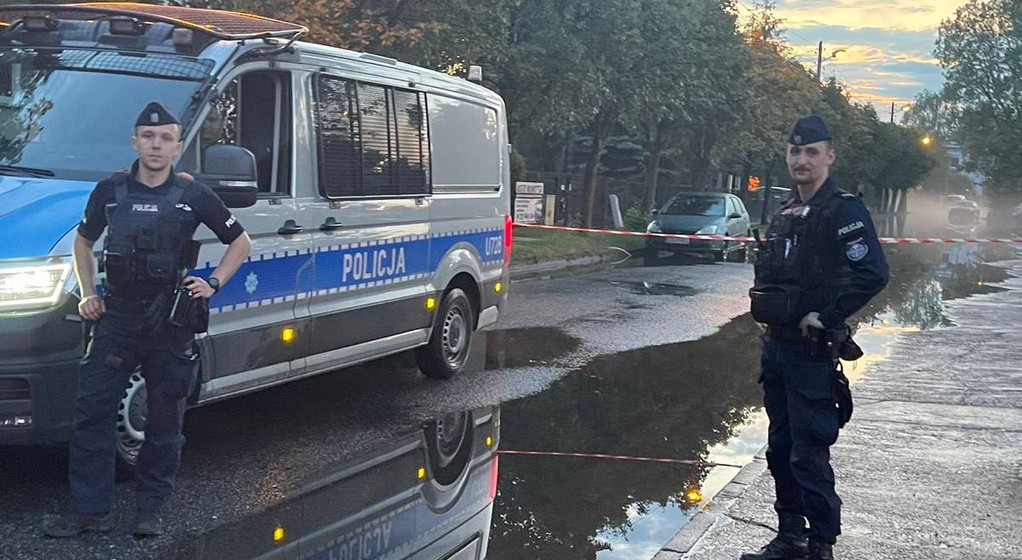 Nad Gnieznem przeszła nawałnica z gradobiciem, która spowodowała podtopienia wielu ulic