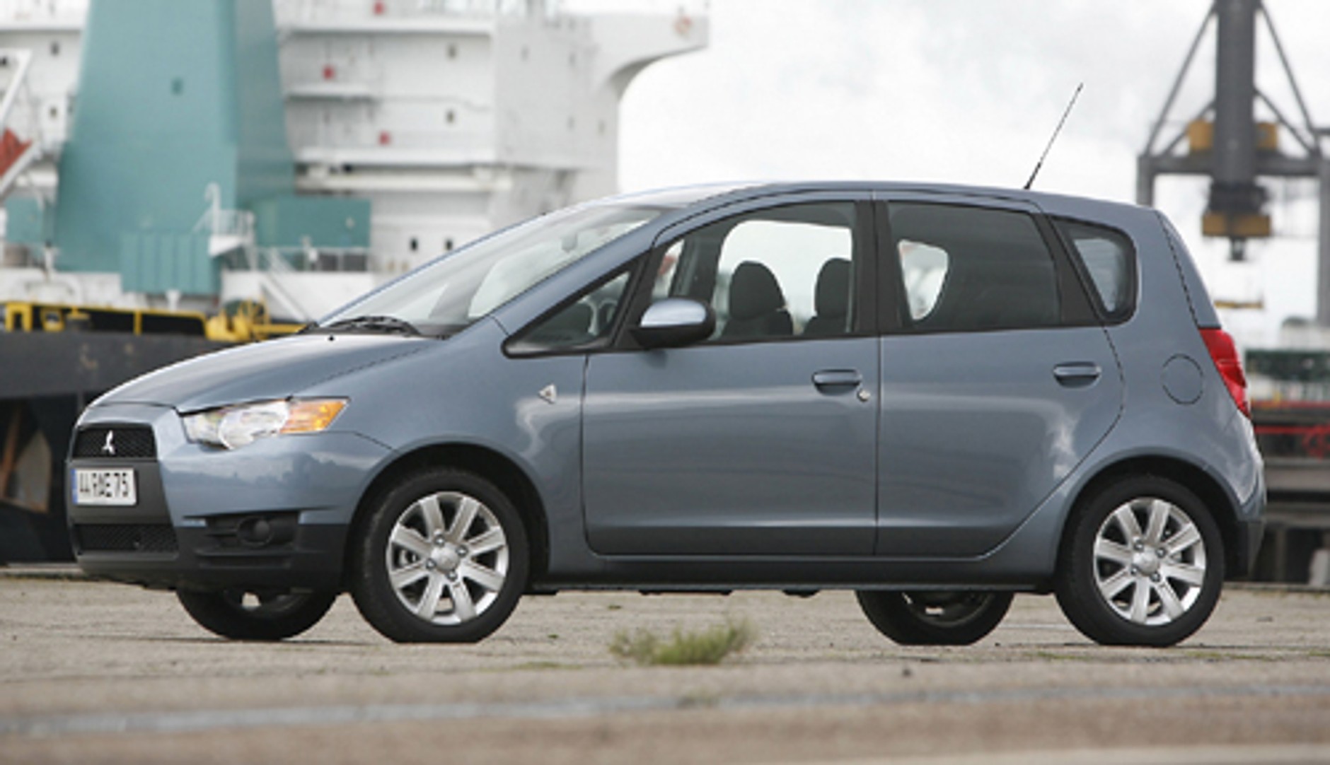 Mitsubishi Colt młodszy brat Lancera