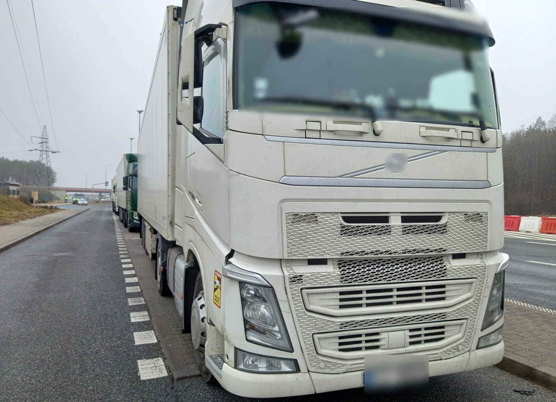 Wiózł 20 ton soku w beczkach. Musiał dostać karę