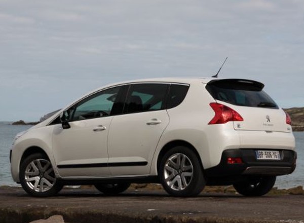 Peugeot 3008 HYbrid4: zabawa w oszczędzanie