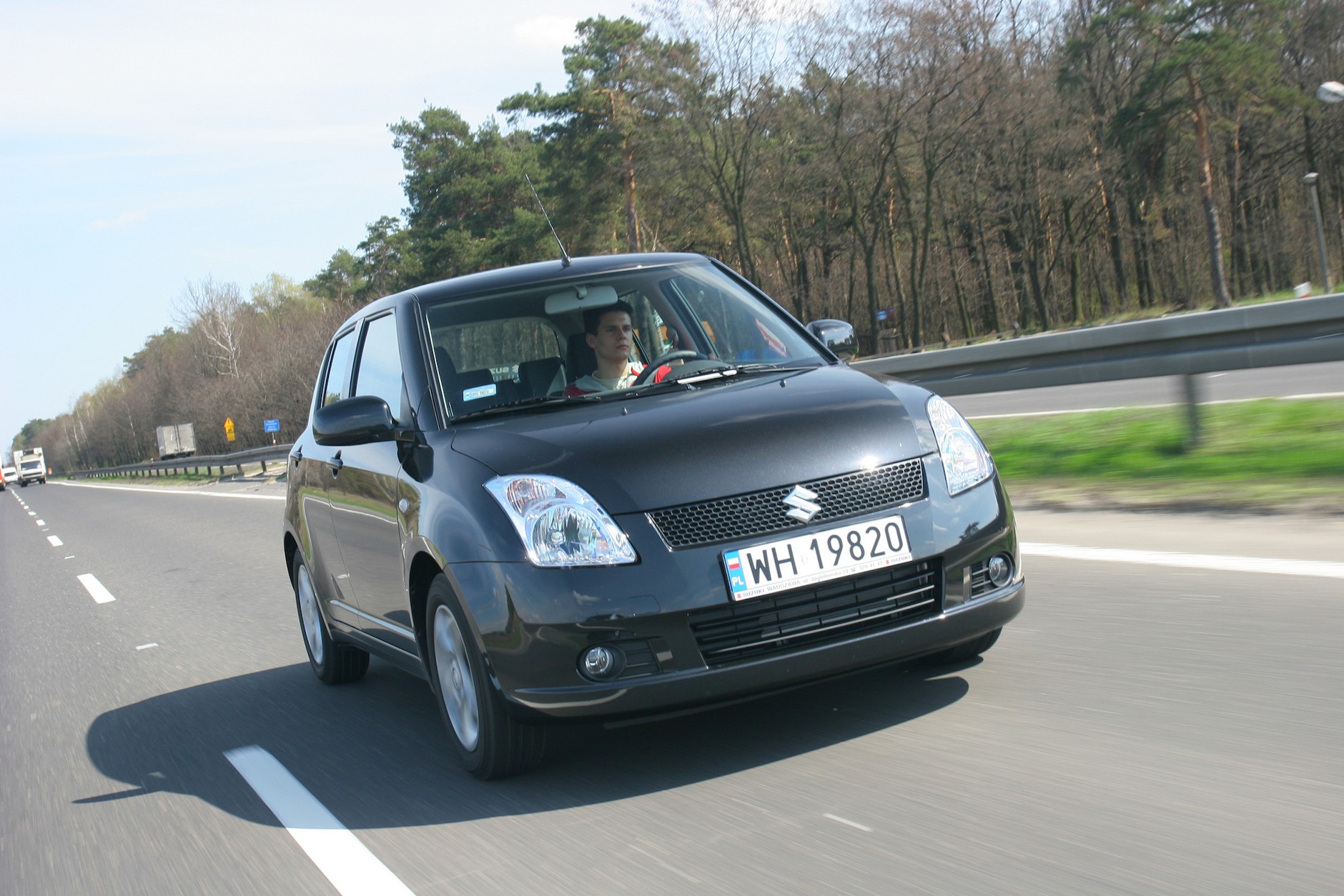 Suzuki Swift 1.5 z 2007 r. za 12 700 zł