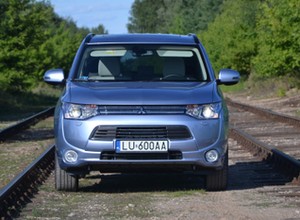 Mitsubishi Outlander PHEV – przełomowy SUV
