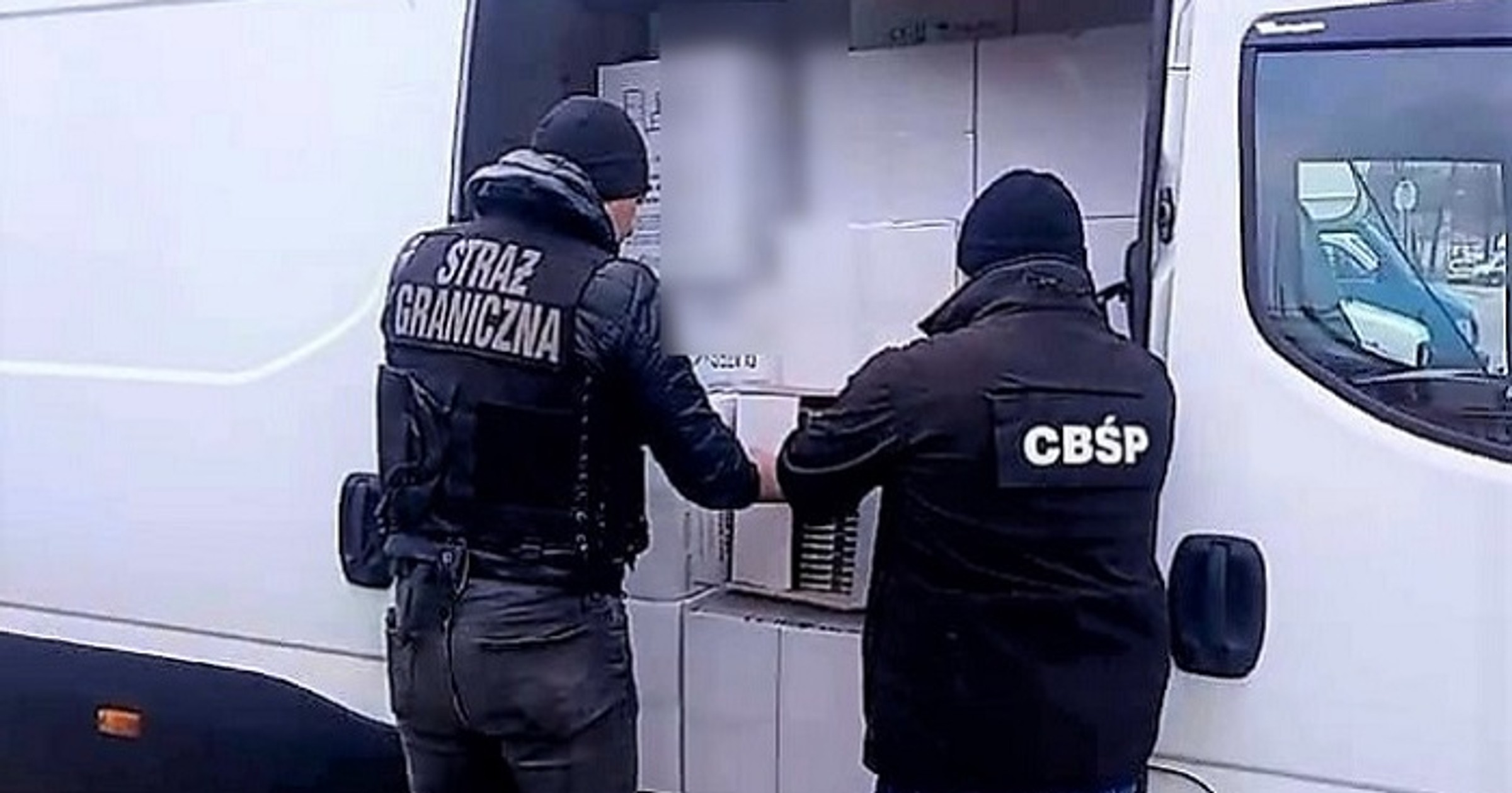 Zatrzymali busa. Strażnicy oniemieli, gdy zajrzeli na "pakę". Tyle tego było