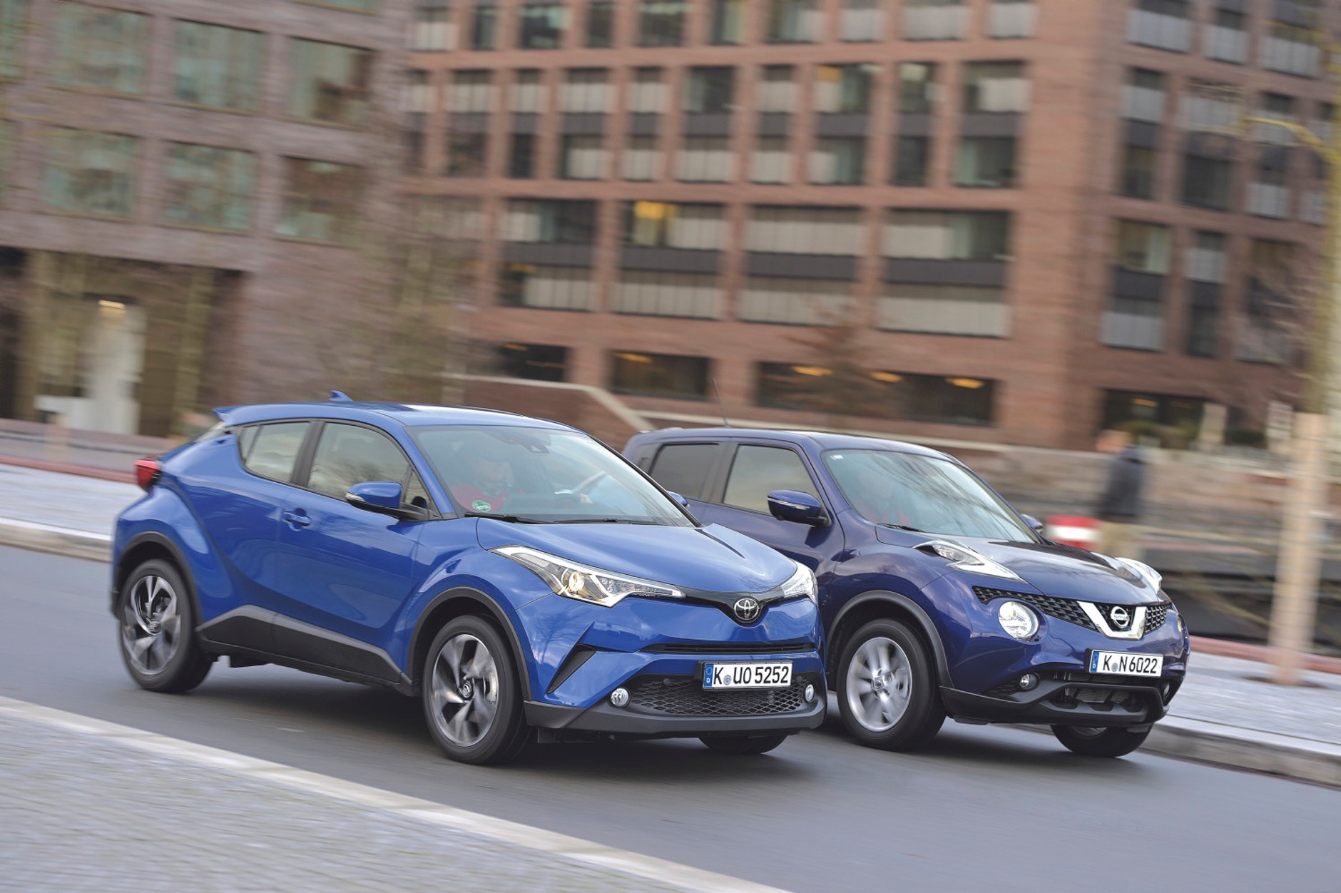 Nissan Juke i Toyota C-HR