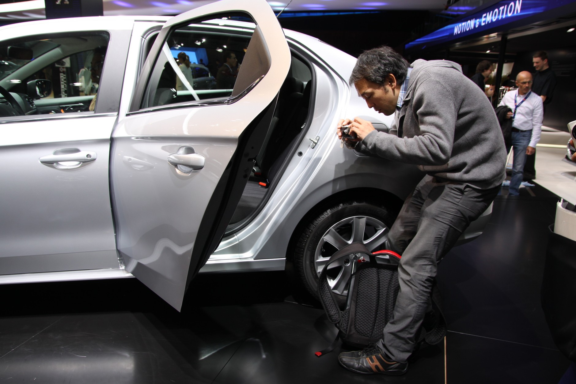 Szpiedzy na targach w Paryżu