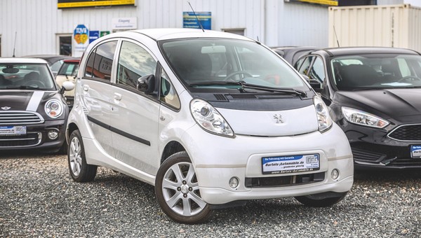 Zwiedziliśmy komisy. Szukaliśmy możliwie najtańszego używanego auta elektrycznego