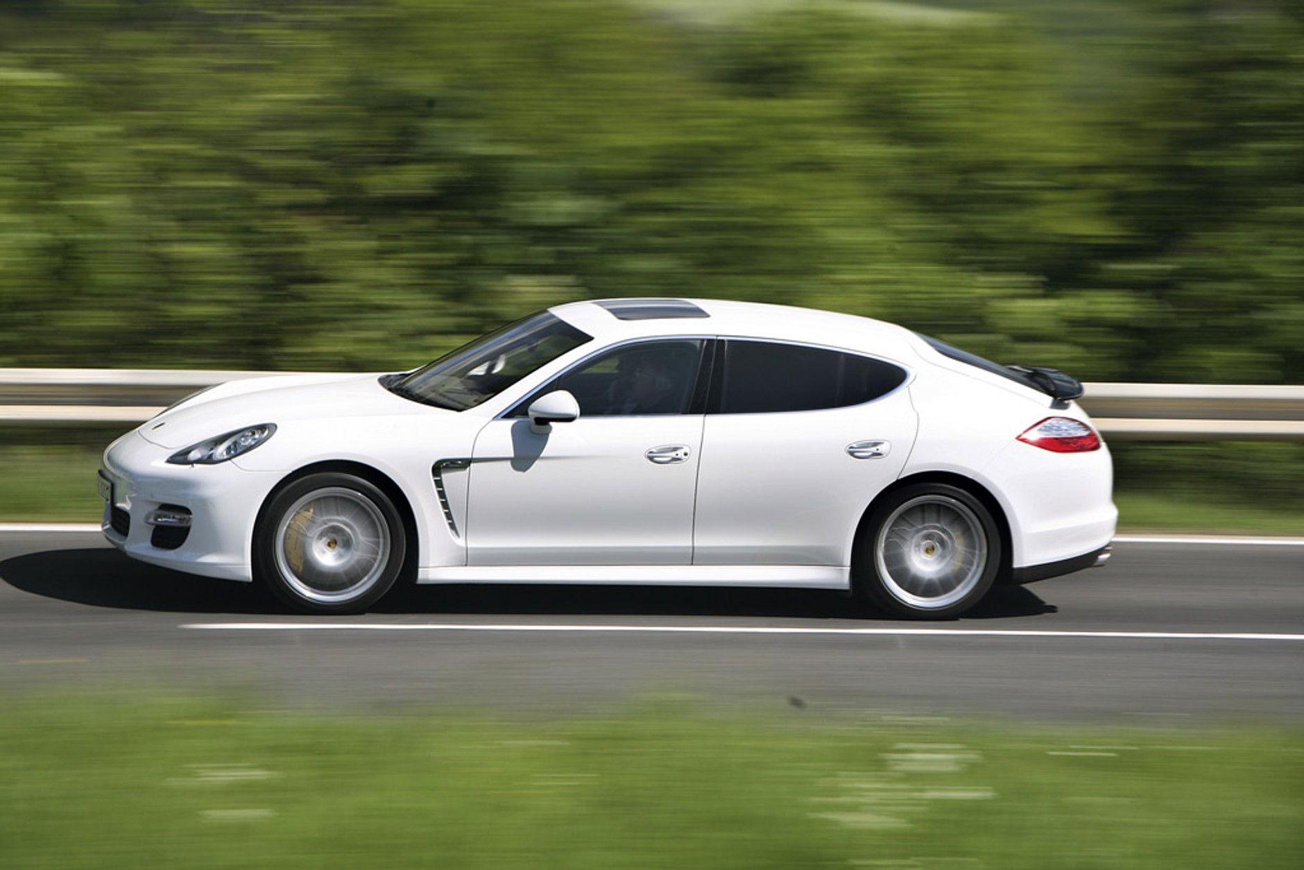 Poznaj samochody o najwyższej i najniższej mocy