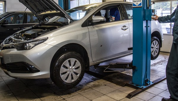 Mechanik wyjawił prosty sposób na zaoszczędzenie tysięcy. "Auto jest jak człowiek"