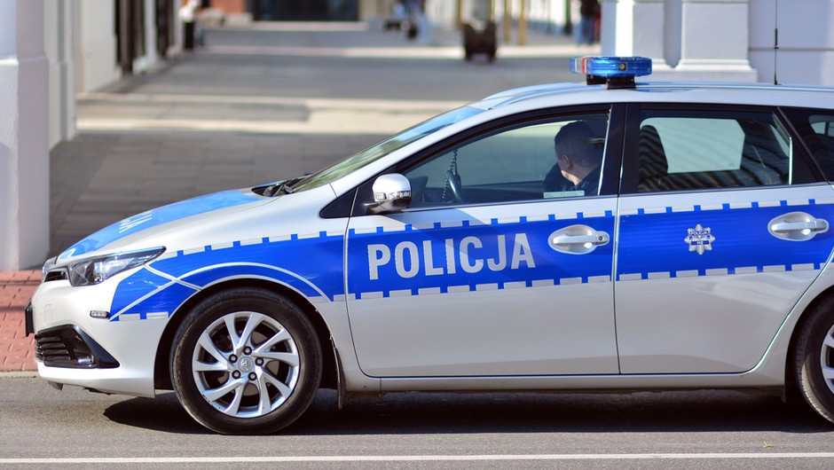 Policjanci pomogli rodzącej pasażerce Hondy dostać się do szpitala