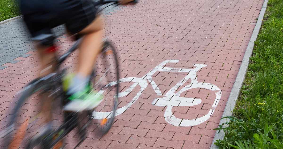  Policja strofuje rowerzystów. Zadbaj o odpowiednie wyposażenie, zwłaszcza teraz