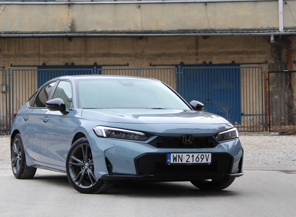 Pełna hybryda w standardzie i niższa cena w Polsce. Jeździłem nową Hondą Civic