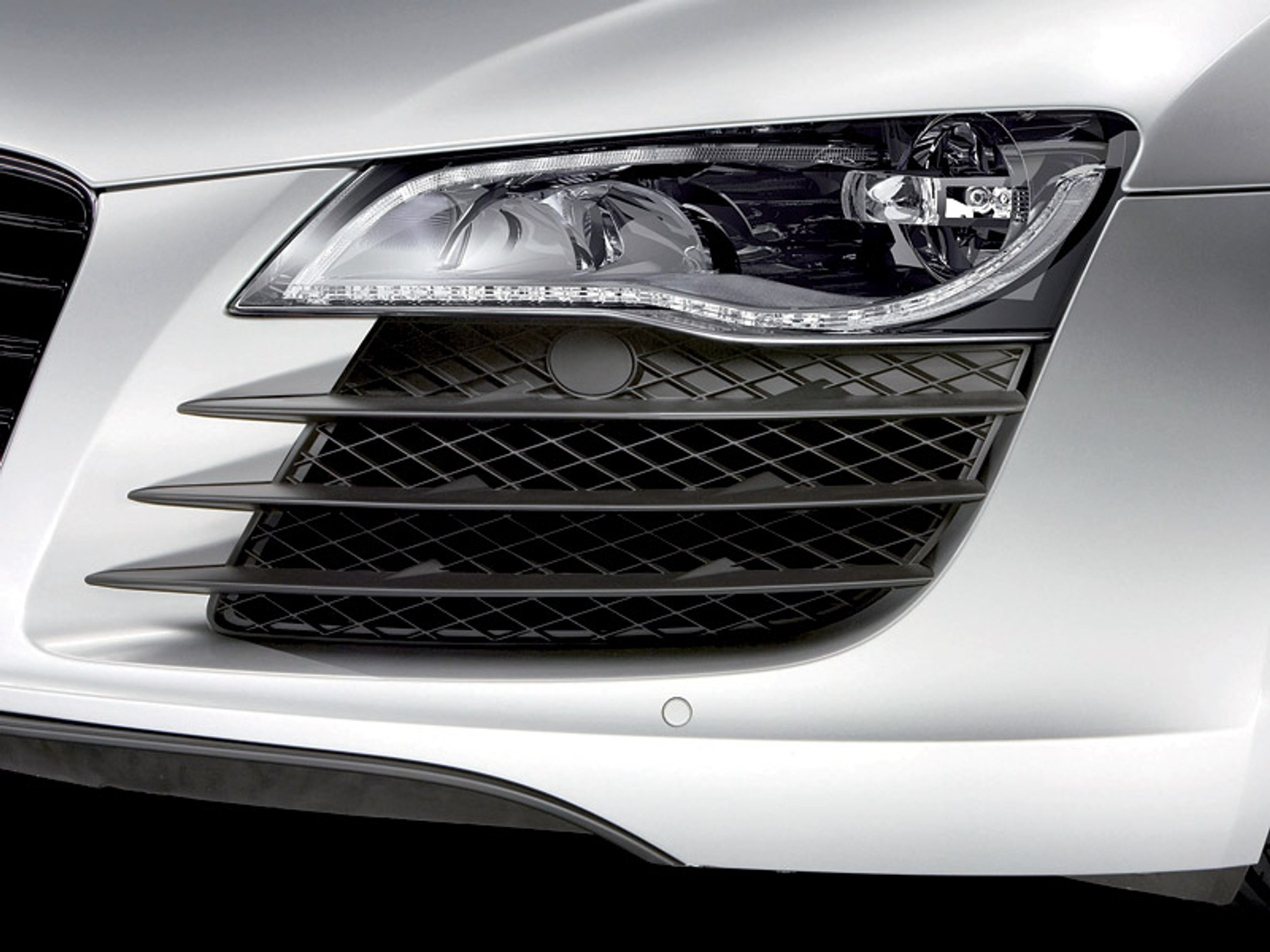 Audi R8 jako pierwsze otrzyma przednie lampy wyłącznie z diod