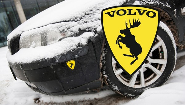 Żółta naklejka na Volvo przypomina logo Ferrari. Czy wiesz, co oznacza?