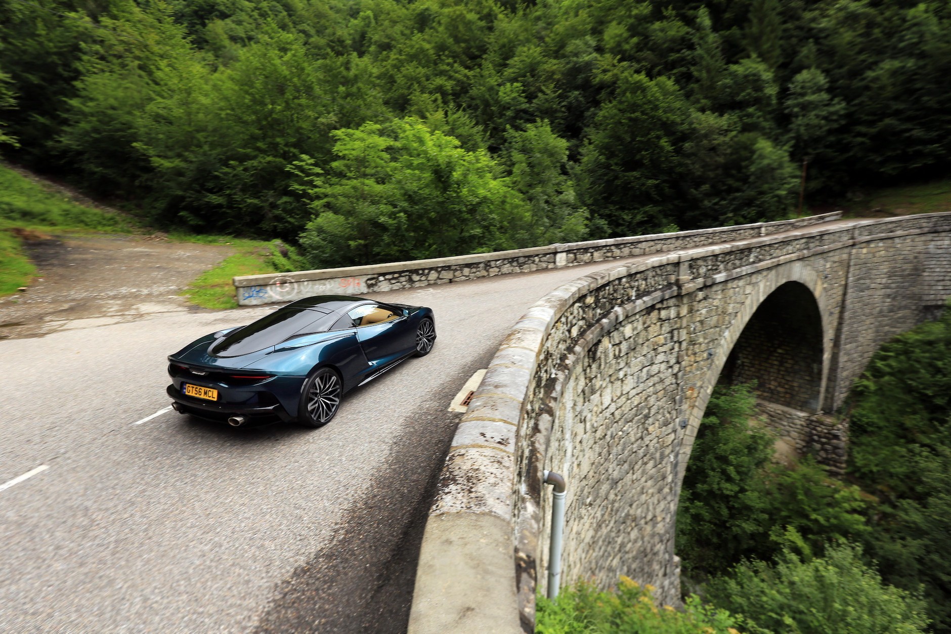 McLaren GT (2021)