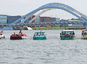 Pływające samochody - Dutton Surf, GAZ-46, Amphicar XL, Beijing Jeep i RMZ Amphi-Ranger