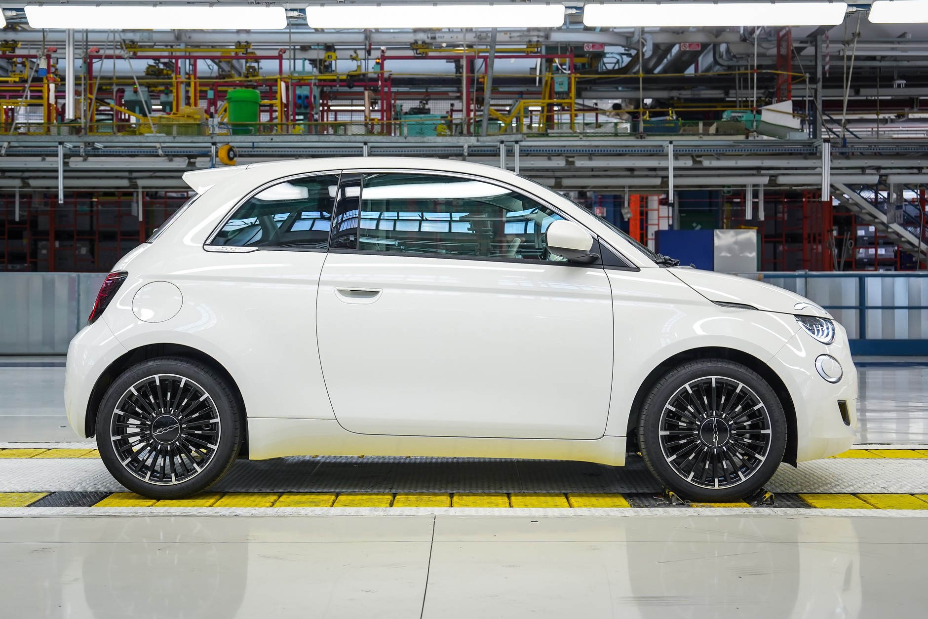Fiat 500 Hybrid 2025
