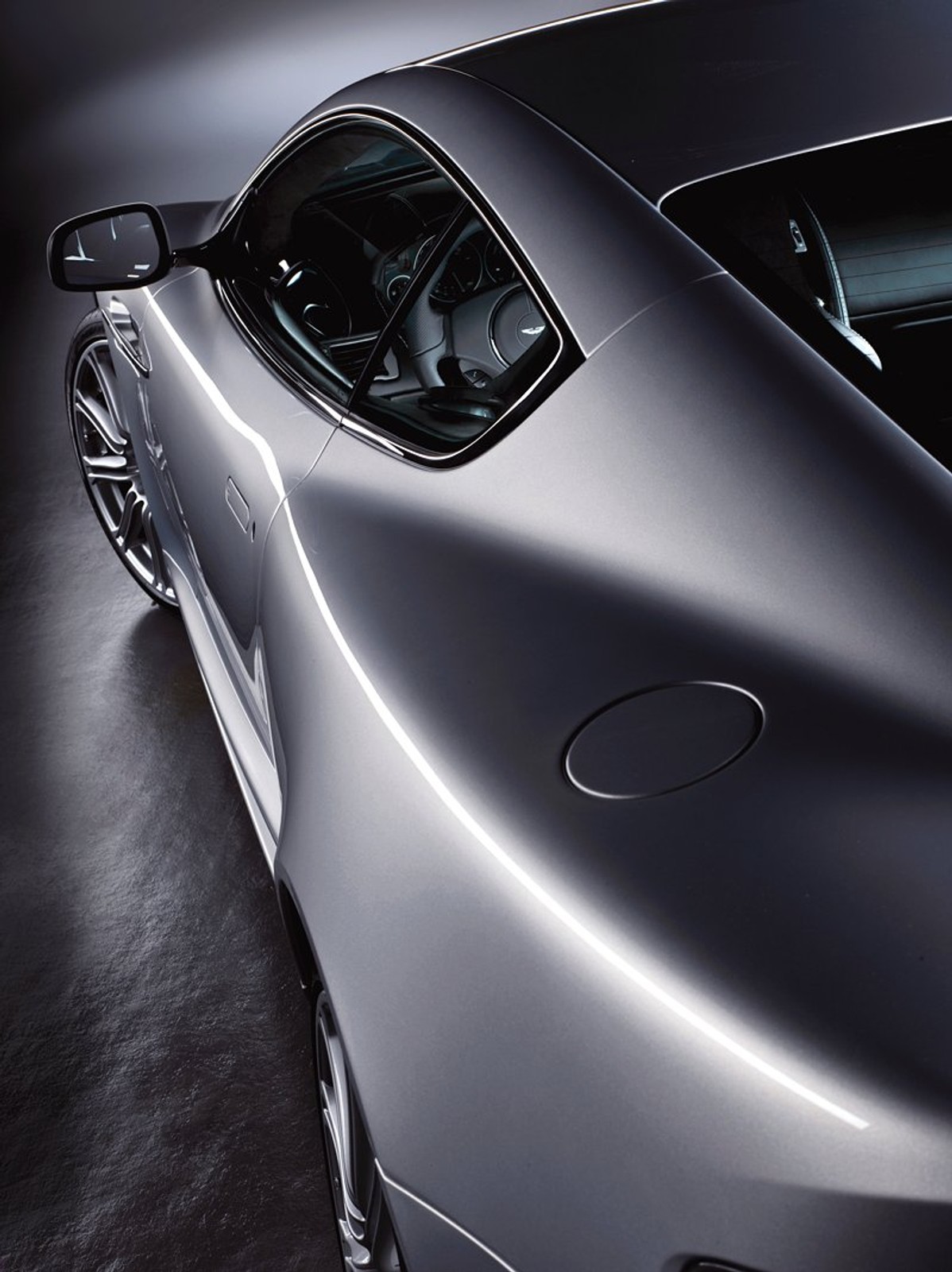 Nowy Aston Martin DBS w Pradze: oficjalne informacje i zdjęcia