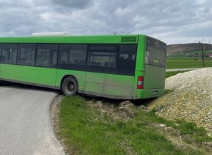 W krótkim czasie trzy razy zjechał autobusem z drogi. Zaskakujące wytłumaczenie
